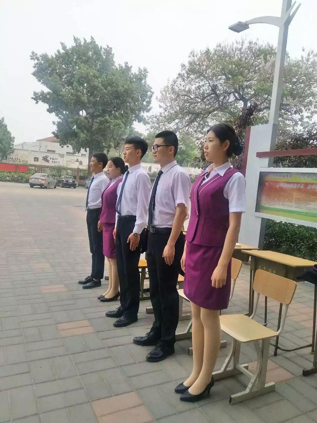 學校禮儀隊 行為的榜樣，顏值的擔當，餐廳服務(wù)的典范